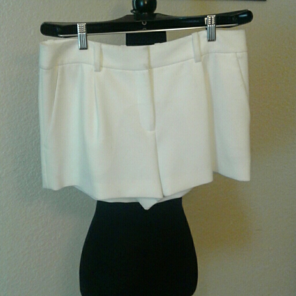 New short DIANE von Furstenberg